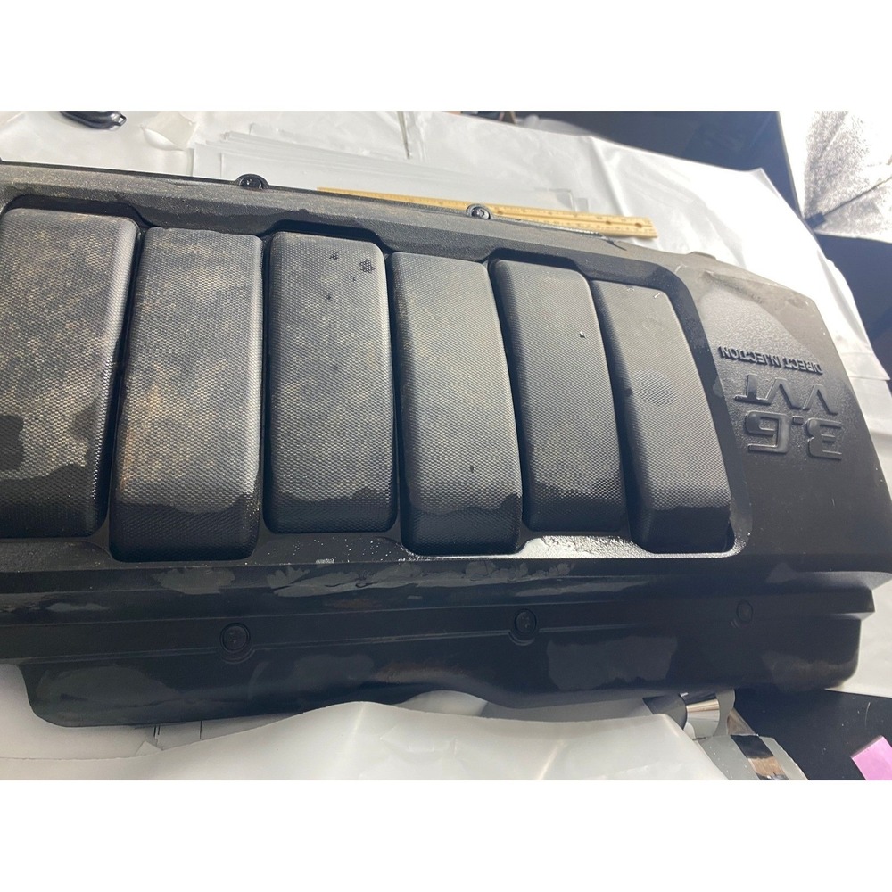 OEM GM 12633418 3.6L VVT Direct Injection Engine Cover Intake Manifold Cover